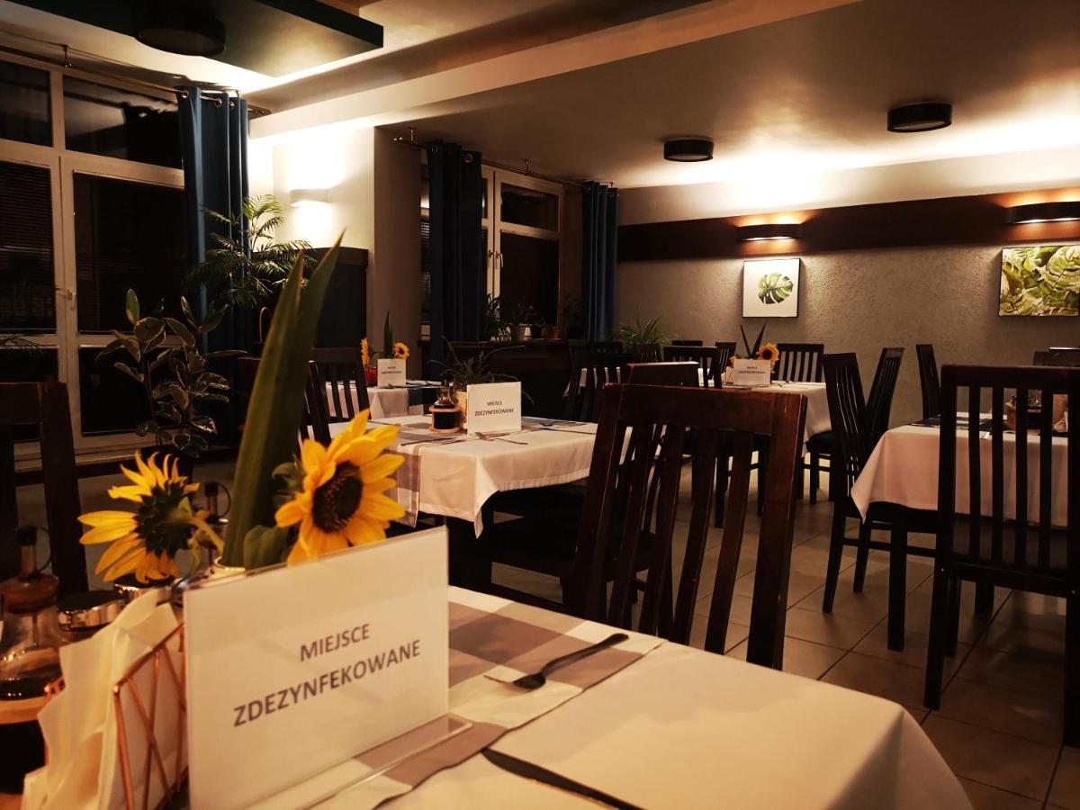 Bialy Orzel Aparthotel Przemysl Luaran gambar
