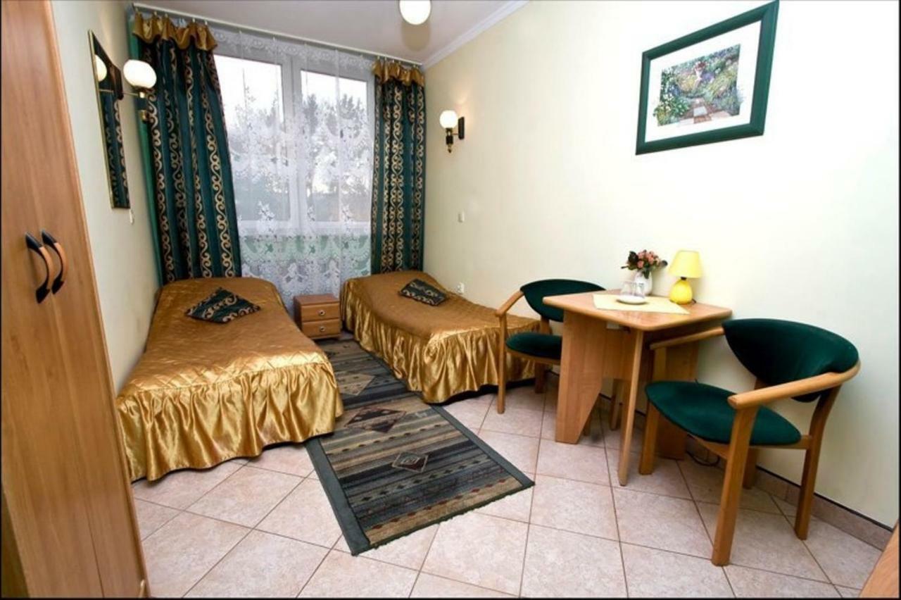 Bialy Orzel Aparthotel Przemysl Luaran gambar