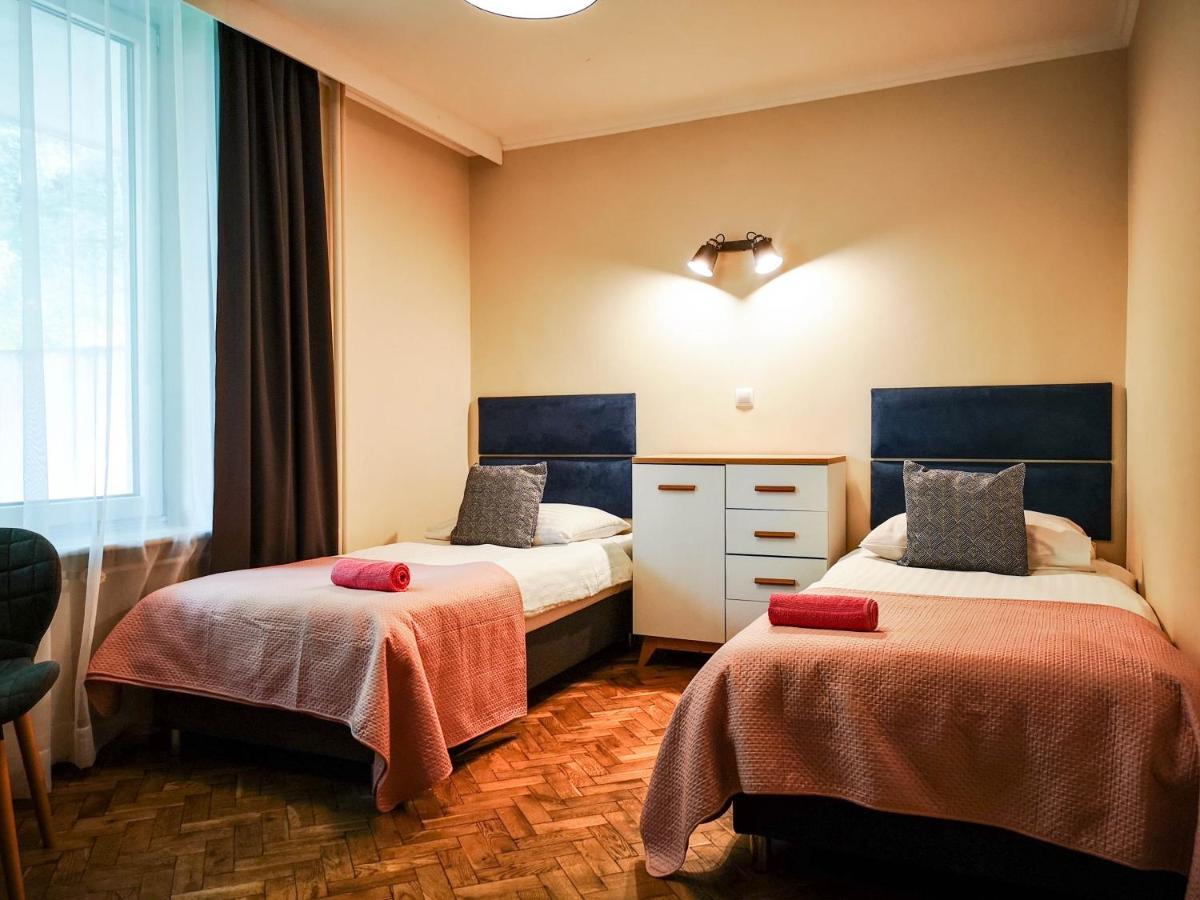 Bialy Orzel Aparthotel Przemysl Luaran gambar
